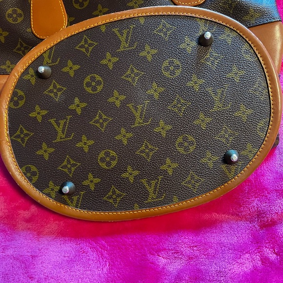 ***Collectors Piece*** Louis Vuitton Bucket Bag - Picture 4 of 5